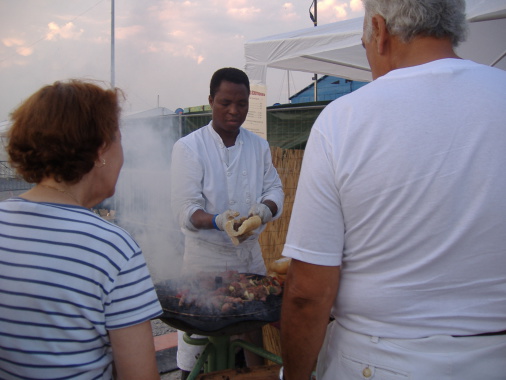 Grillades : brochettes, méchouï, poulet bicyclette...