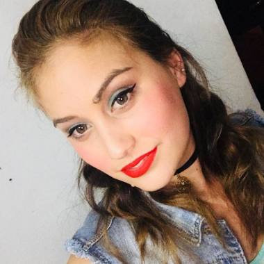 Mmake Up