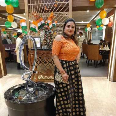 Professional: Poonam Thakwani
