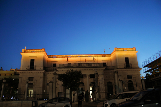 False Sunset. light art installation. 
Finto tramonto sull'adriatico