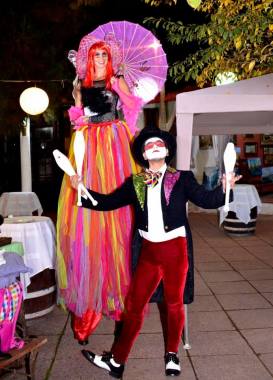 Zapato Largo Circo Eventos
@Zanquistas, @Payasos, @Zancos, @Batucadas, @LanzaFuego, @Eventos, @ZapatoLargo, @CircoEventos,

www.zapatolargo.cl