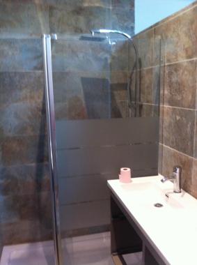 Installation alimentation / evacuation
receveur extra plat
paroi
meuble double vasque
