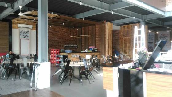 Resto Aroma Sea Food by citrakreasindo.com. 
Office 
Jl. Putri Balau 115c, kedamaian, Bandar Lampung
07215605085