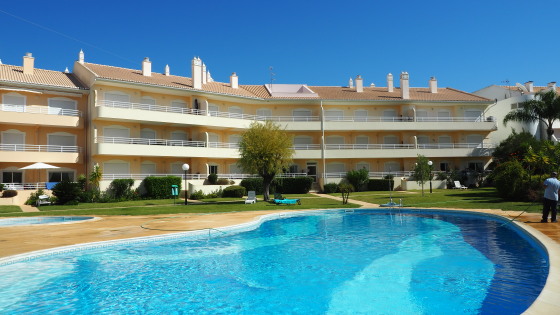 Apartamento T2 com piscina
