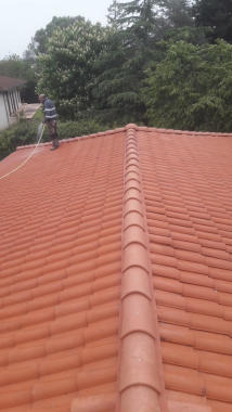 Demoussage et rénovation d'une toiture