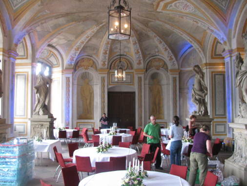 Vorbereitung für eine Hochzeit im Bruchsaler Schloß