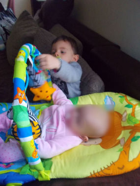 deniz que je garde depuis c est 3 mois
et la petite fille agee maintenant de 8 mois