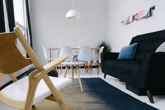 Decoración e interiorismo, escogiendo materiales, mobiliario, tapicería e iluminación.