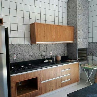 Uma cozinha completinha feita em madeira maciça Freijó