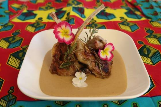 Côtes de veau sauce arachide (Sauce beurre de cacahuète, sauce Mafé)