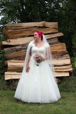 Unsere liebe Brau Melissa hat in einem unserer Brautkleiderträume geheiratet! Sieht Sie nicht zauberhaft aus in unserem Zauberkleid? 
