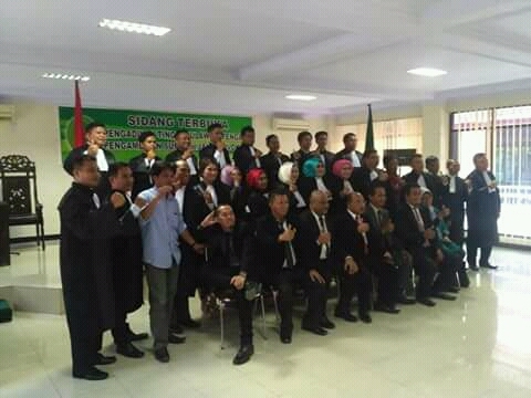 Menghadir Acara Pengankatan sumpah Advokat DI Pengadilan Tinggi Sulawesi Tengah
