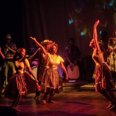 SHOW EM TEATRO SESC - PELOURINHO