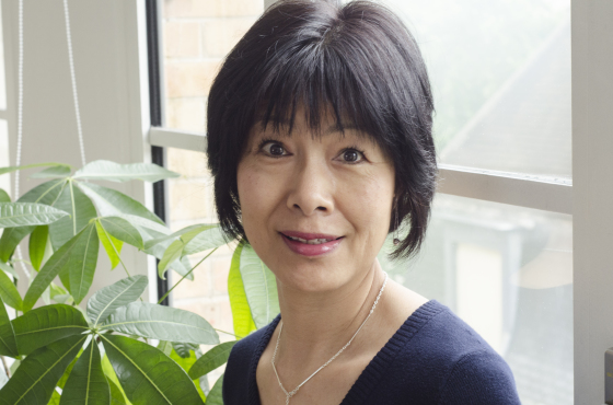 Hi everyone!  I am Hitomi.  I teach Japanese and English.  
Please contact me if you are interested in my lesson.