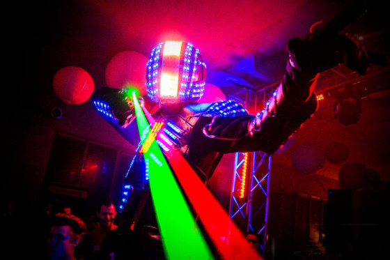Robo Led prosto z Ibizy na Twojej imprezie.