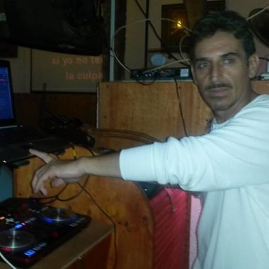 Dj V