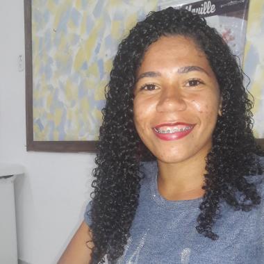 Francine Santos Oliveira