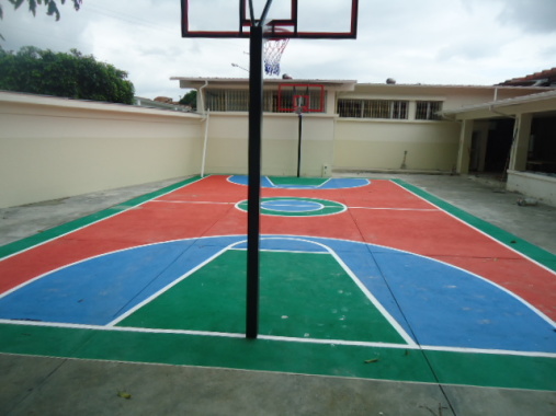 Cosnstrucciópn de áreas recreativas - cancha de basquet