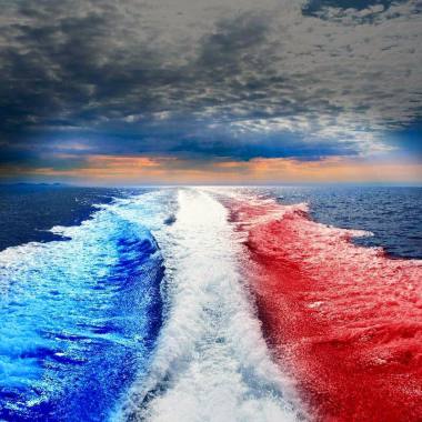 Vente de bateaux neufs et occasions
    Vente de moteurs HB : Concessionnaire EVINRUDE TOHATSU  et agent SUZUKI  YAMAHA
    Vente de moteurs IB : VOLVO  YANMAR  NANNI DIESEL
    Re-motorisation
    Réparation, entretien, révision, hivernage et dé-hivernage de votre moteur HB & IB
    Ventes remorques de route, chariots de mise à l’eau et entretien courant : freins, roulements…
    Vente et montage d’electronique : Simrad, Humminbird, Garmin, Lowrance….
    Vente et montage accastillage
    Transport bateau sur toute la France : nous consultez pour tarifs
    Manutention de votre unité avec chariot hydraulique PARKLEV jusqu’à 15 tonnes / 15 Mètres
    Stockage des bateaux en intérieur ou en extérieur sur terre plein clos
    Travaux de réparation gel-coat, polyester, résine, peinture, vernis…
    Réparation d’annexes et semi-rigides
    Location de bateaux à moteur