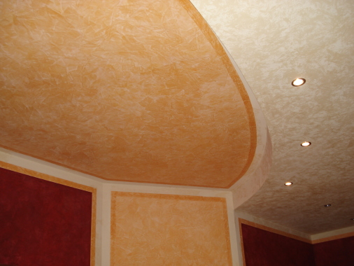 Spatolato grassello, e filettatura in stucco veneziano