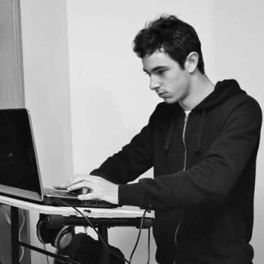 Dj Stina