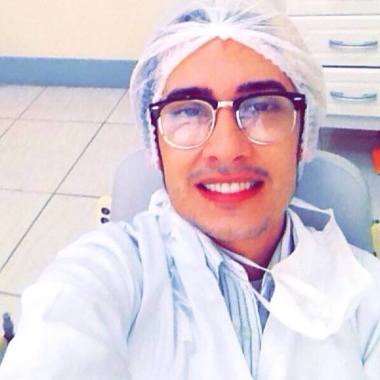 Dr. André Gustavo
