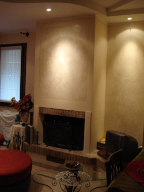 Rivestimento camino cartongesso spatolato Marmorino.