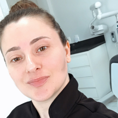 Giane Meneghini - Odontologia E Harmonização Facial