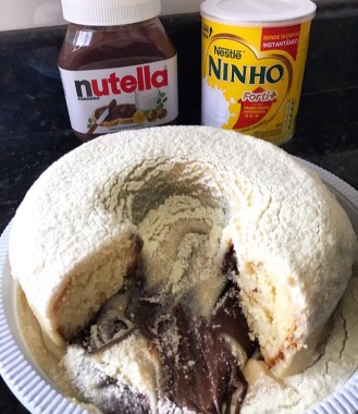 Bolo vulcão de leite ninho com nutella