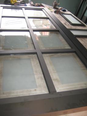 PUERTAS EN ALUMINIO Y COLONIALES