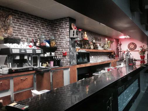 Bar nouvellement décoré
