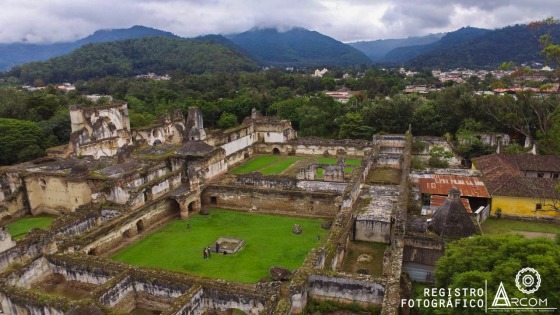 Registro fotográfico en el antiguo Convento de La Recolección