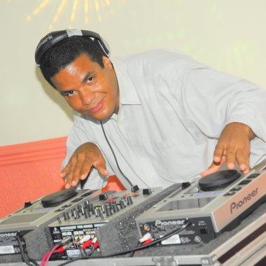 Dj Sonorização Som & Luz Ltda