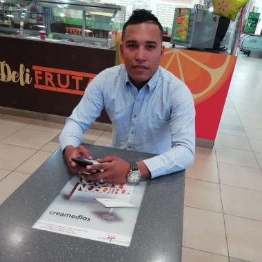 Cajero.,Chofer,Mensajero,