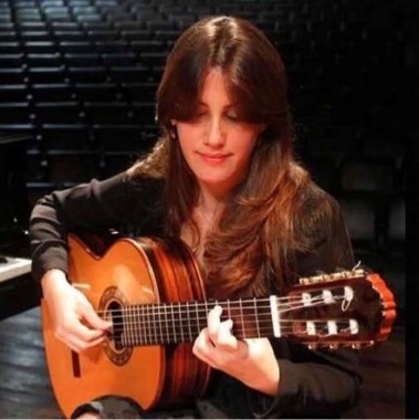 Concertista Cubana Dicta Clases De Guitarra
