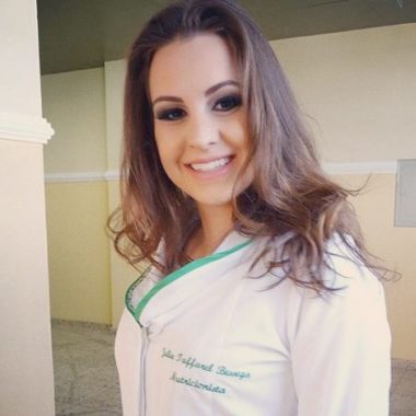 Nutricionista Julia Taffarel Bessega