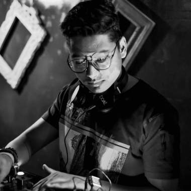Dj V'Raj