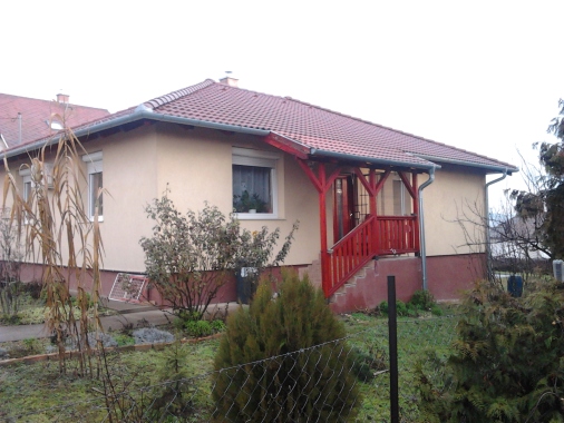 ennek a háznak a viz, fűtését csináltam  legkevesebbet fizet a gázra .