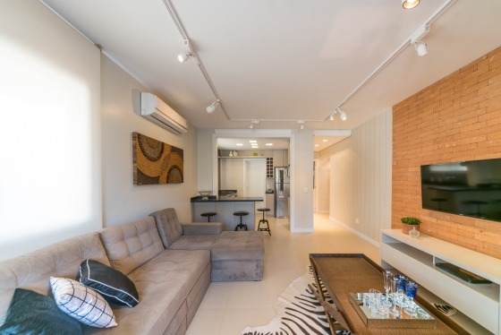 Apartamento de solteiro. Projeto de design de interiores realizado em parceria com a arquiteta Eveli Balen Forcelini.