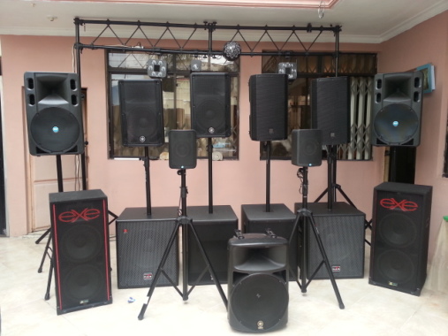 parlantes de DL LASER