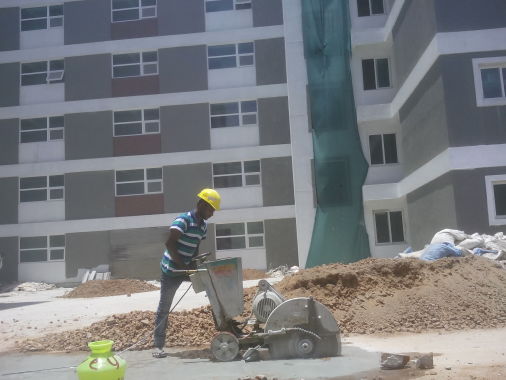 Concrete diamond saw cutting contractors work