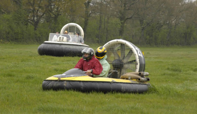 Création de toutes pièces en polyester dans tous les domaines  sur demande;
expl: coque d'aeroglisseur , pour le club REIMSAEROCLUB.COM