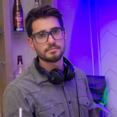 Dj Βασίλης Λογοθέτης