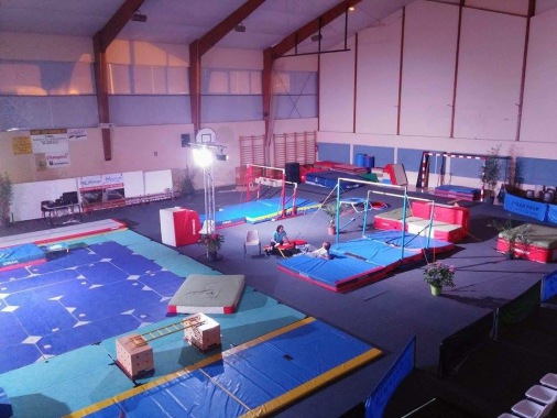 Location avec installation, gala de gym Bonneval.