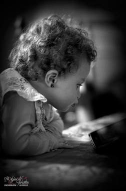Enfants en intérieur.
