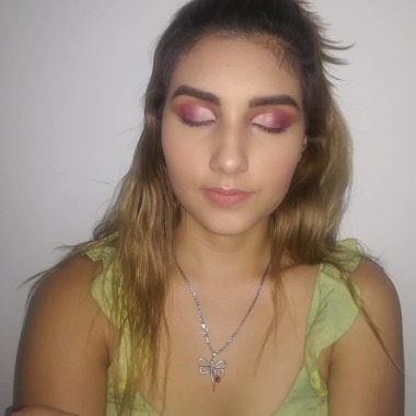 Semi cut-crease