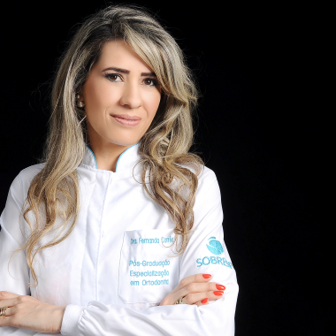 Cirurgiã-Dentista Dra. Fernanda Corrêa