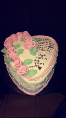 Gâteau d'anniversaire à la pate a sucre