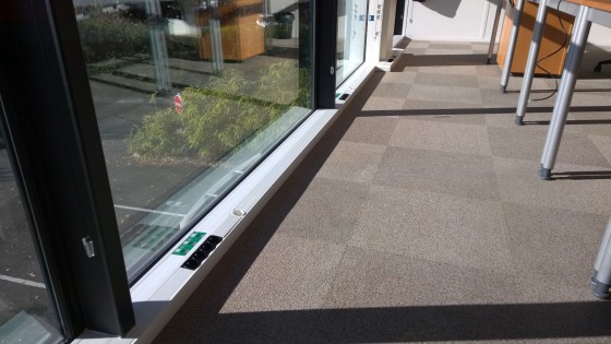 Intégration goulottes + prises bureaux IDRON