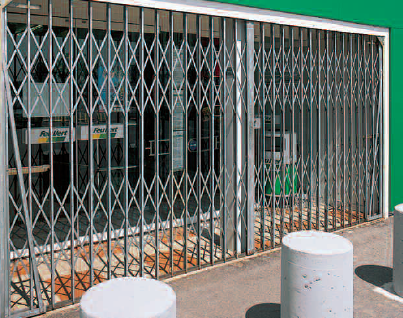 Fermetures de boutiques (anti-corrosion, système de roulettes, couleur galvanisée)